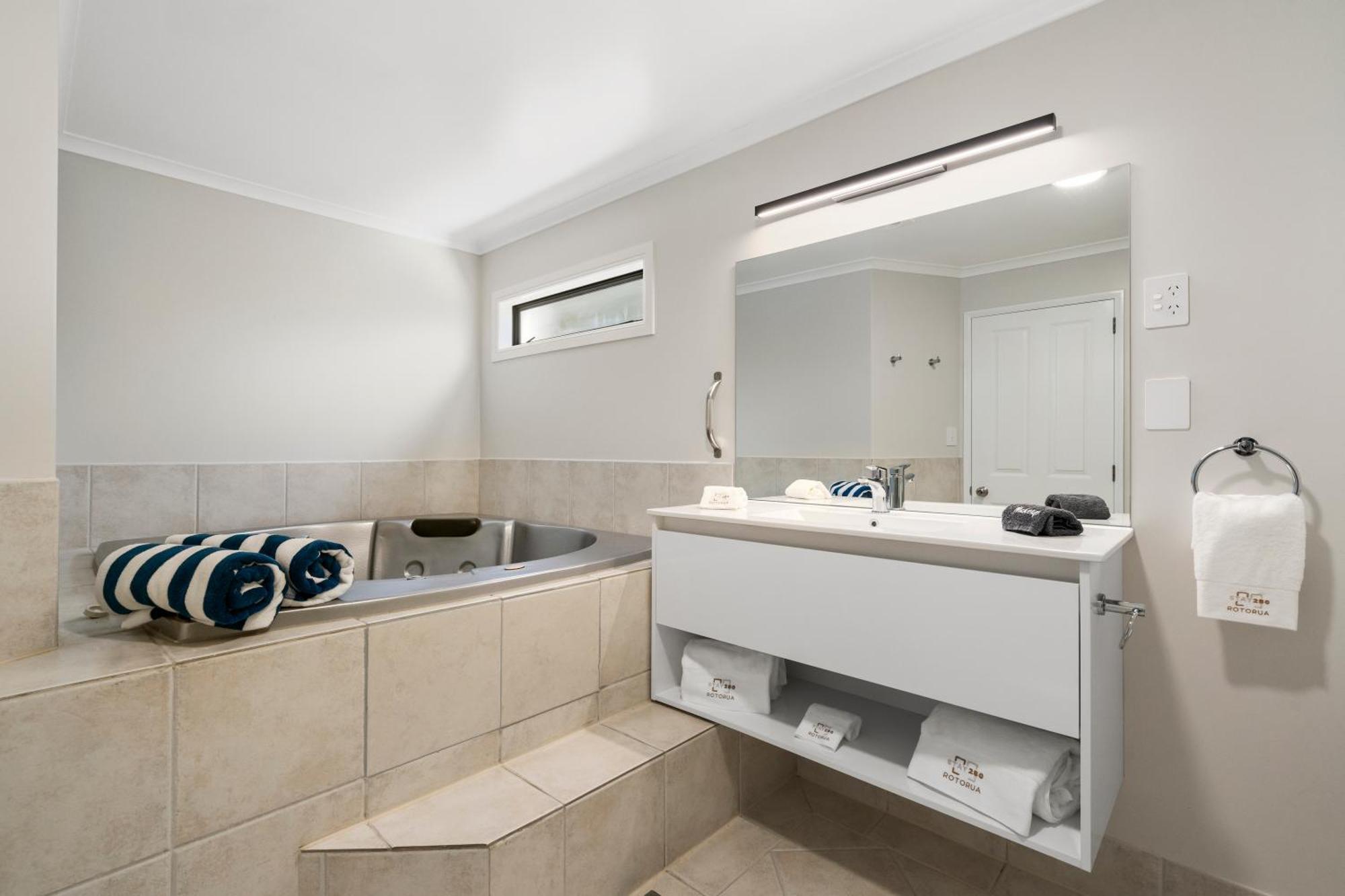 Stay 280 & Stay 284 Rotorua - Refurbished Modern Accommodation Dış mekan fotoğraf